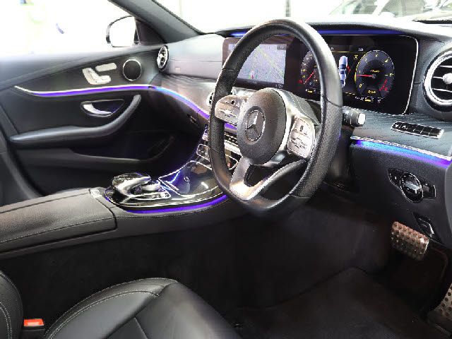 MERCEDES BENZ E class sedan