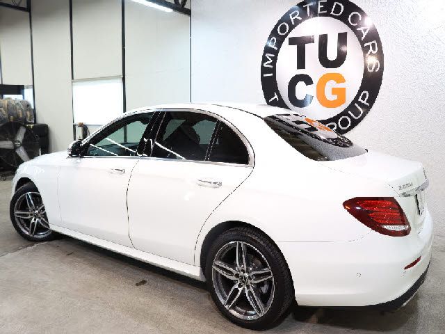MERCEDES BENZ E class sedan