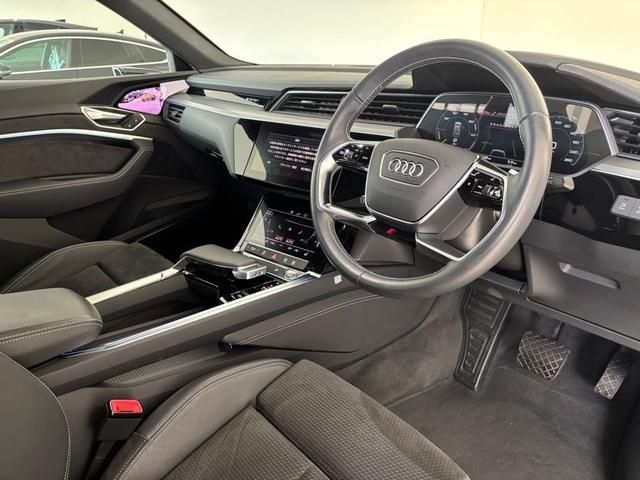 AUDI e-tron SPORTBACK