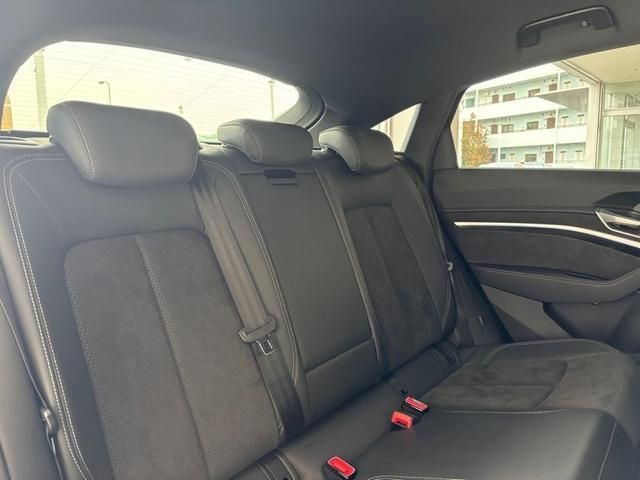 AUDI e-tron SPORTBACK