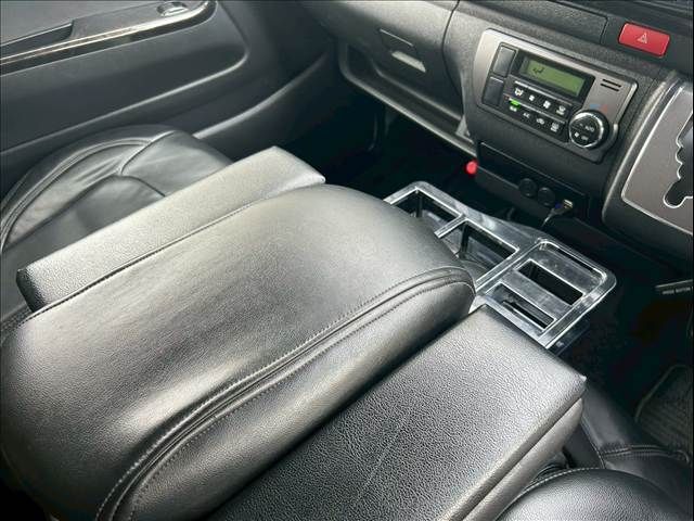 HIACE van 2WD