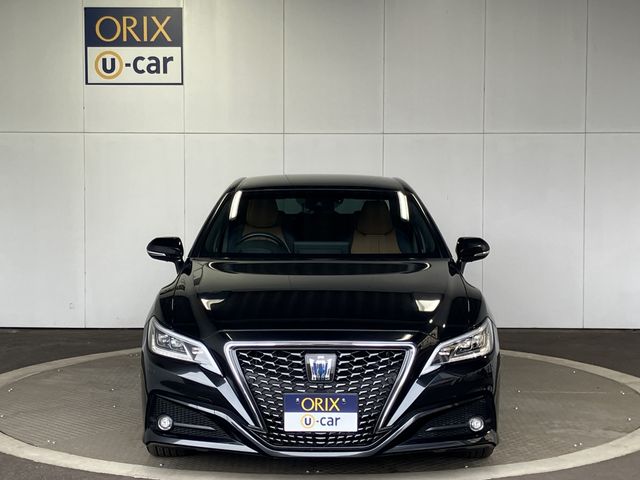 CROWN sedan hybrid