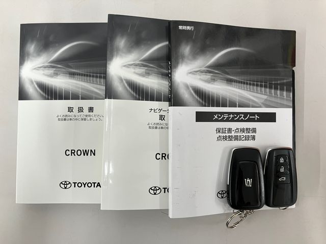 CROWN sedan hybrid