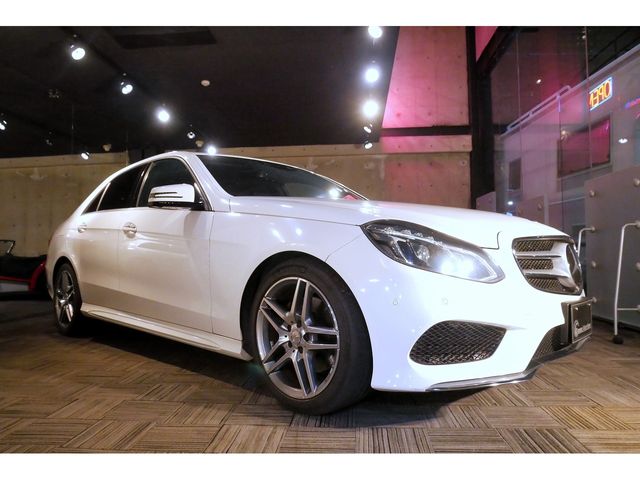 MERCEDES BENZ E class sedan