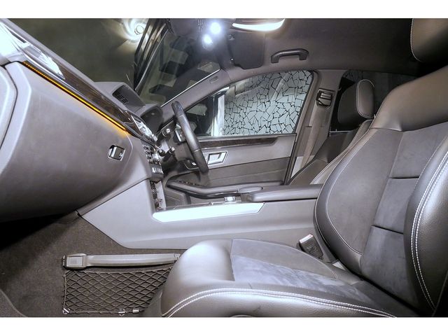 MERCEDES BENZ E class sedan