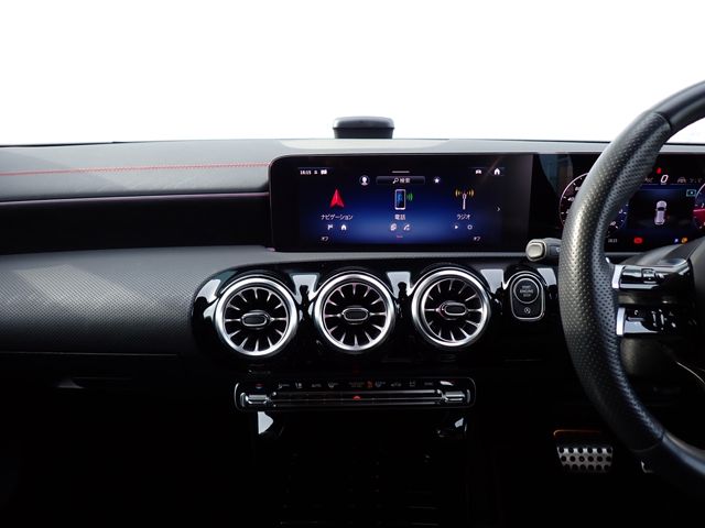 MERCEDES BENZ CLA Shooting Brake