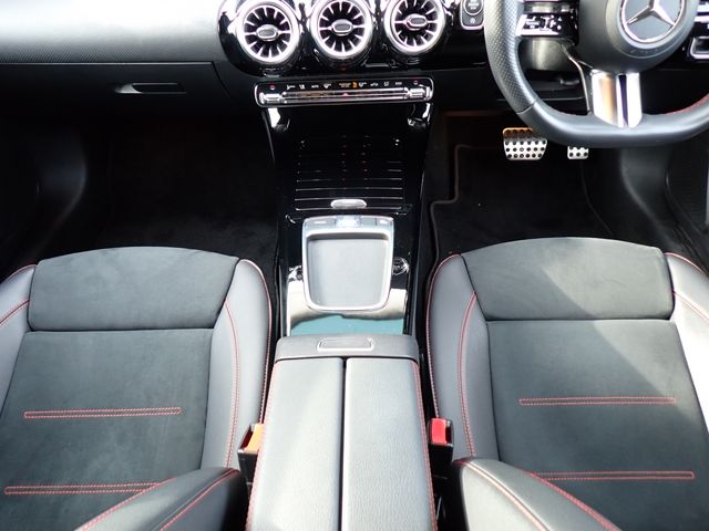 MERCEDES BENZ CLA Shooting Brake