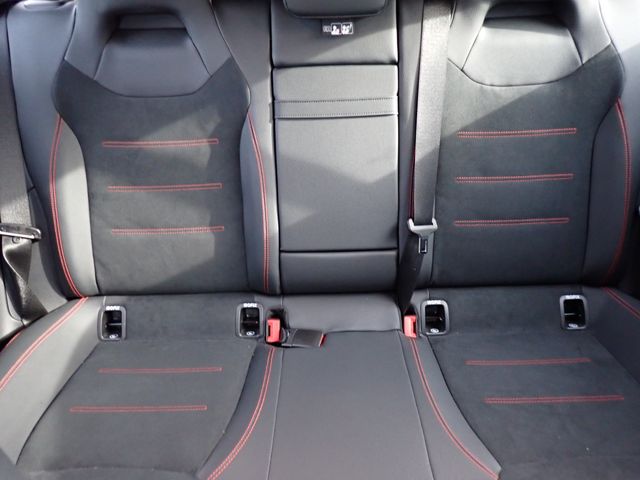 MERCEDES BENZ CLA Shooting Brake