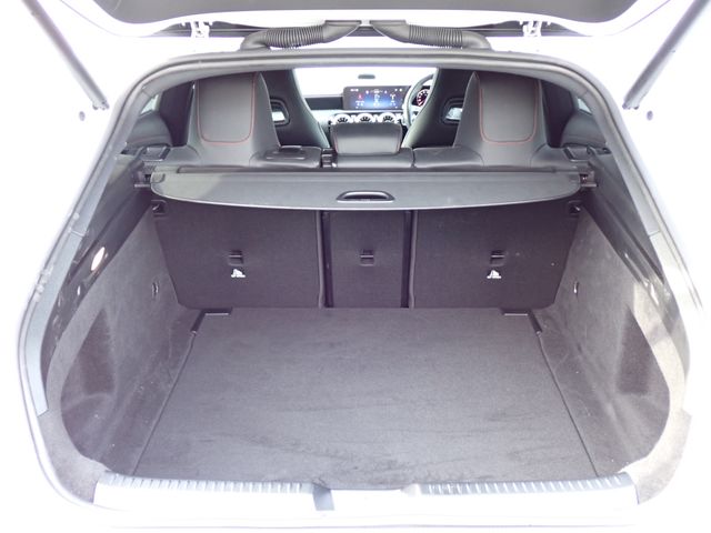 MERCEDES BENZ CLA Shooting Brake