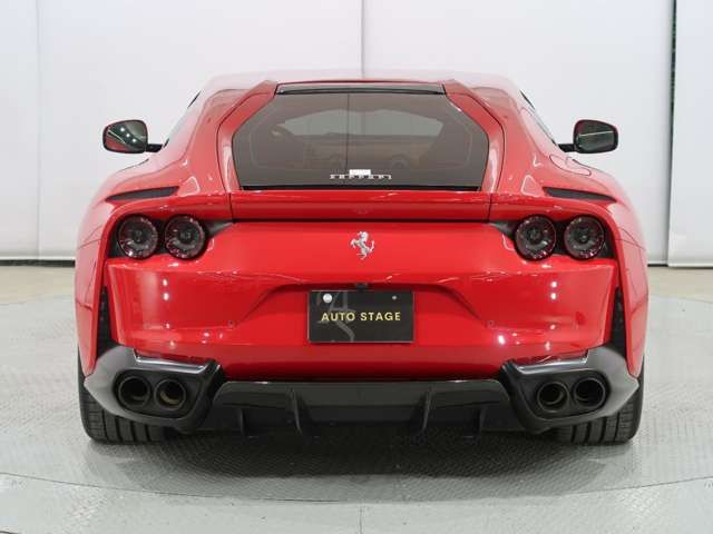 FERRARI 812 Superfast