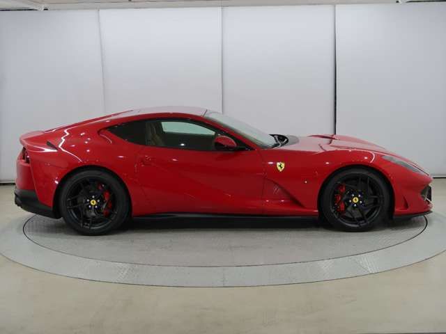 FERRARI 812 Superfast