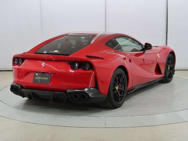 FERRARI 812 Superfast