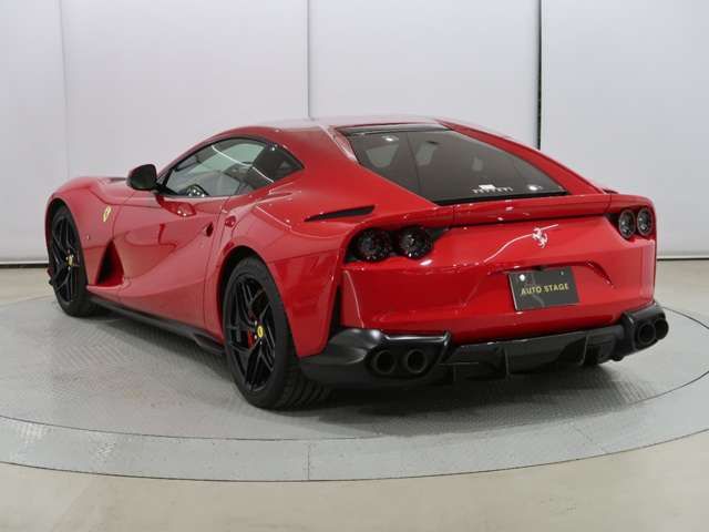 FERRARI 812 Superfast