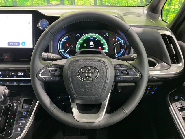 VOXY HYBRID