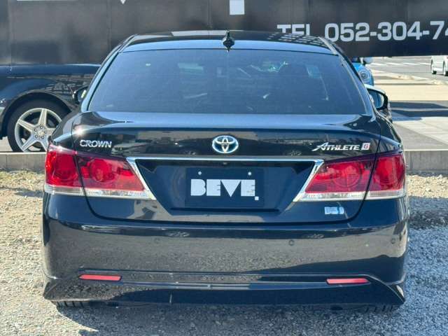 CROWN sedan hybrid