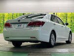 CROWN sedan hybrid