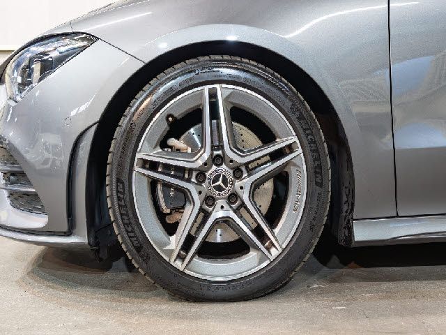 MERCEDES BENZ CLA Shooting Brake