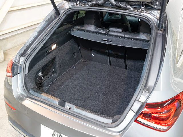 MERCEDES BENZ CLA Shooting Brake