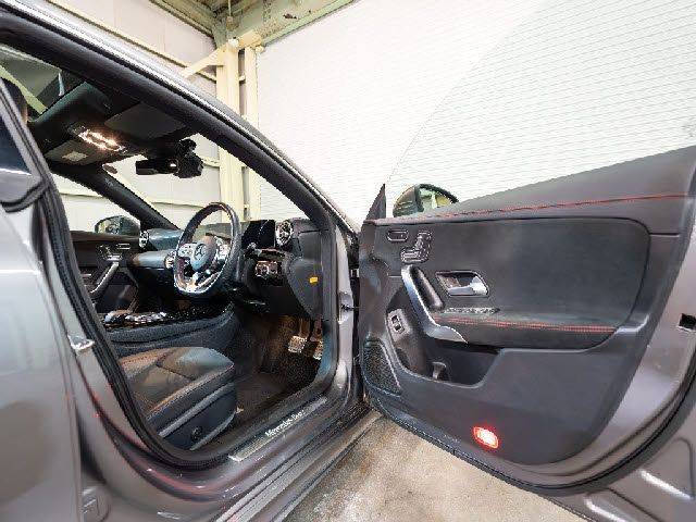 MERCEDES BENZ CLA Shooting Brake