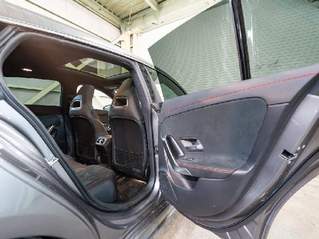 MERCEDES BENZ CLA Shooting Brake