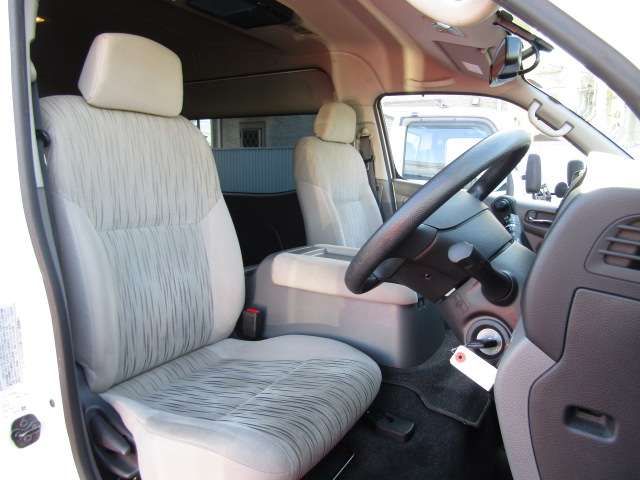 NV350 CARAVAN 4WD