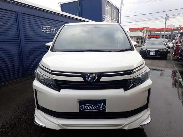 VOXY HYBRID 4WD