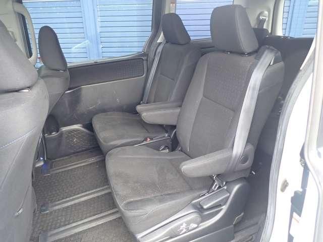 VOXY HYBRID 4WD