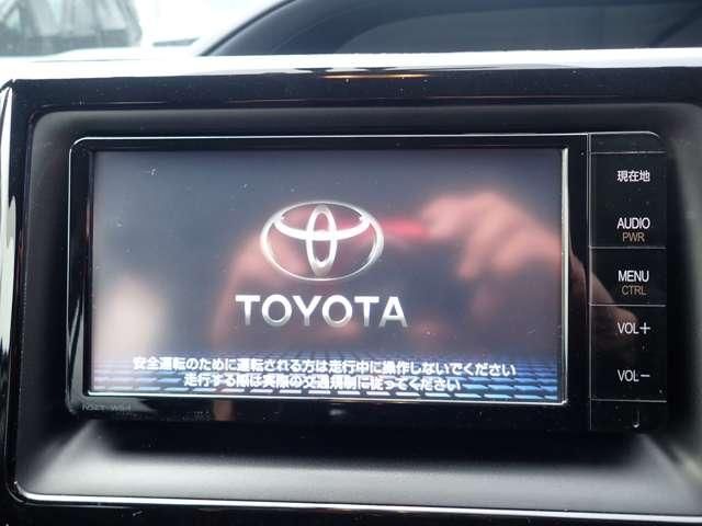 VOXY HYBRID 4WD