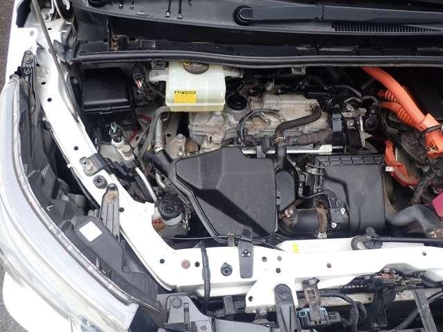 VOXY HYBRID 4WD