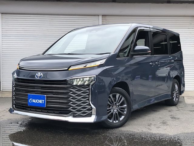 VOXY HYBRID