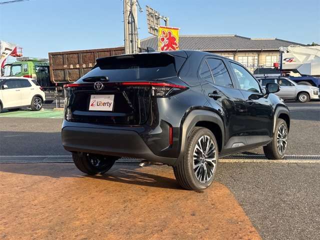 YARIS CROSS