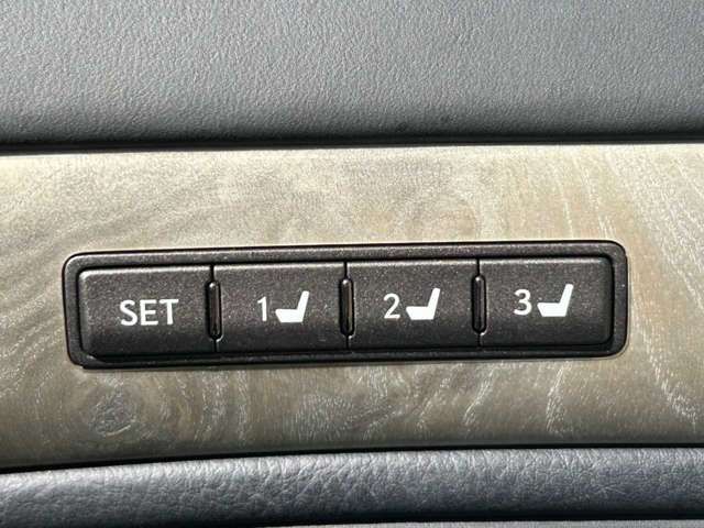 LEXUS LS600hL
