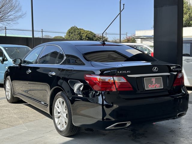 LEXUS LS600hL