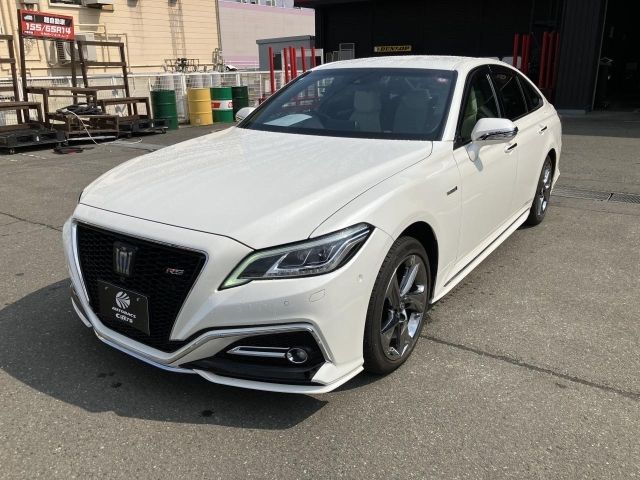 CROWN sedan hybrid 4WD