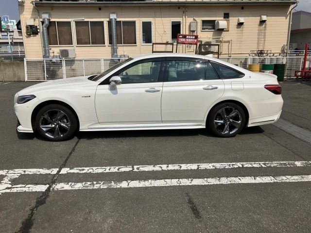 CROWN sedan hybrid 4WD