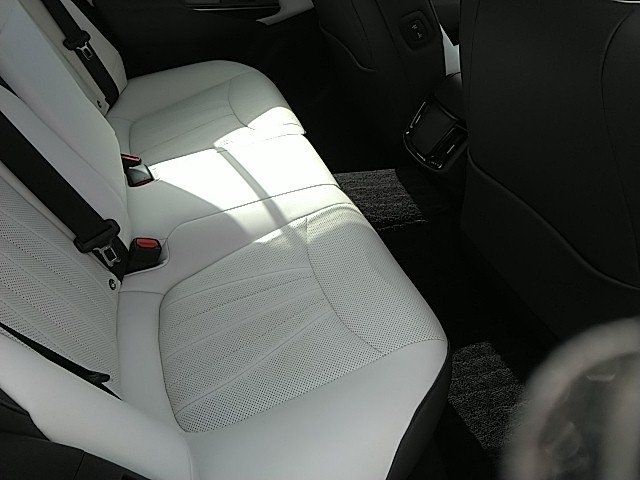 CROWN sedan hybrid 4WD