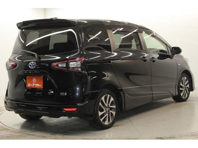 SIENTA HYBRID