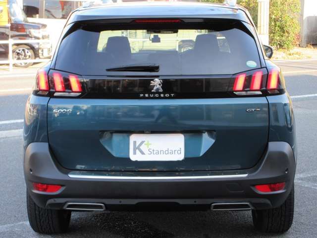 PEUGEOT 5008