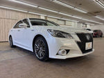 CROWN sedan hybrid
