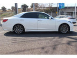 CROWN sedan hybrid