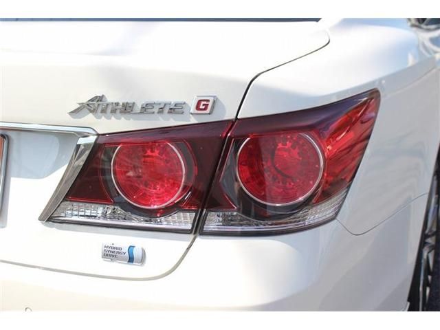 CROWN sedan hybrid