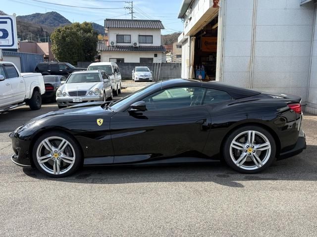 FERRARI Portofino