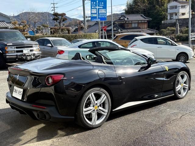 FERRARI Portofino