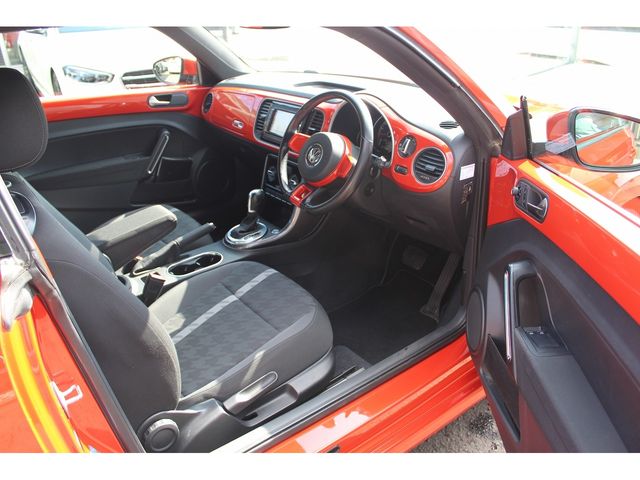 VOLKSWAGEN The BEETLE