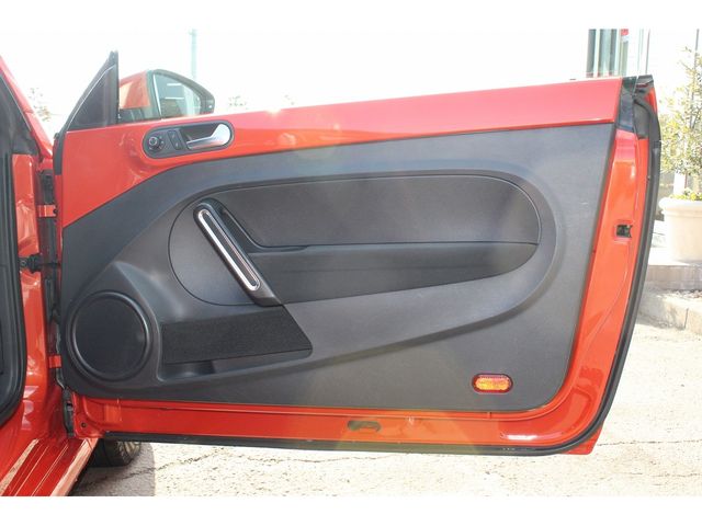 VOLKSWAGEN The BEETLE