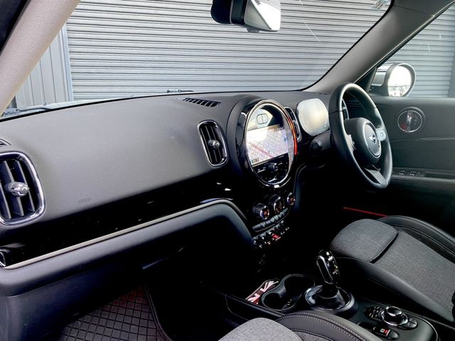 MINI COOPER D CROSSOVER