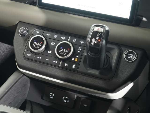ROVER DEFENDER