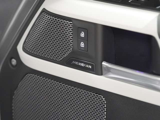 ROVER DEFENDER