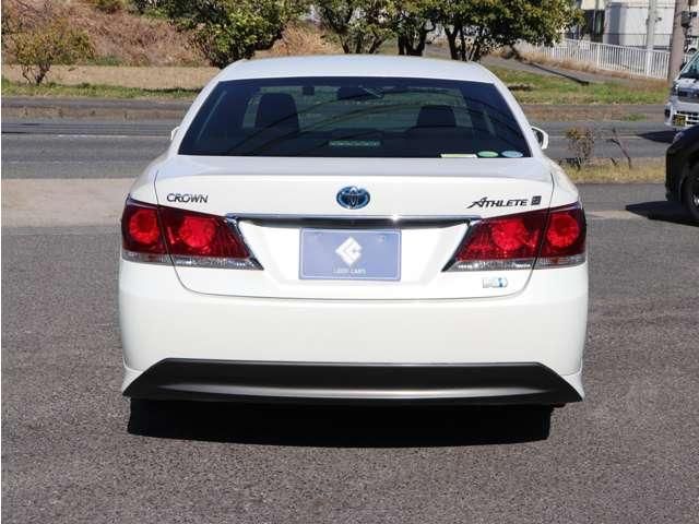 CROWN sedan hybrid