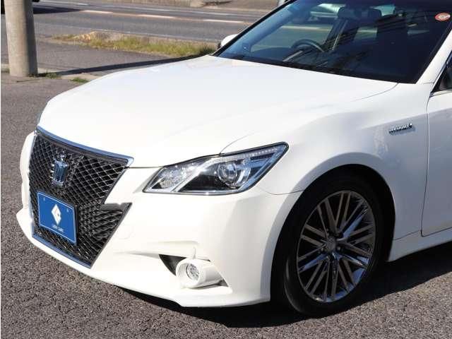 CROWN sedan hybrid